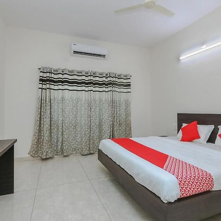 Oyo 22211 Shree Ankanatheshwara Residency Hotel Nanjangud Bagian luar foto