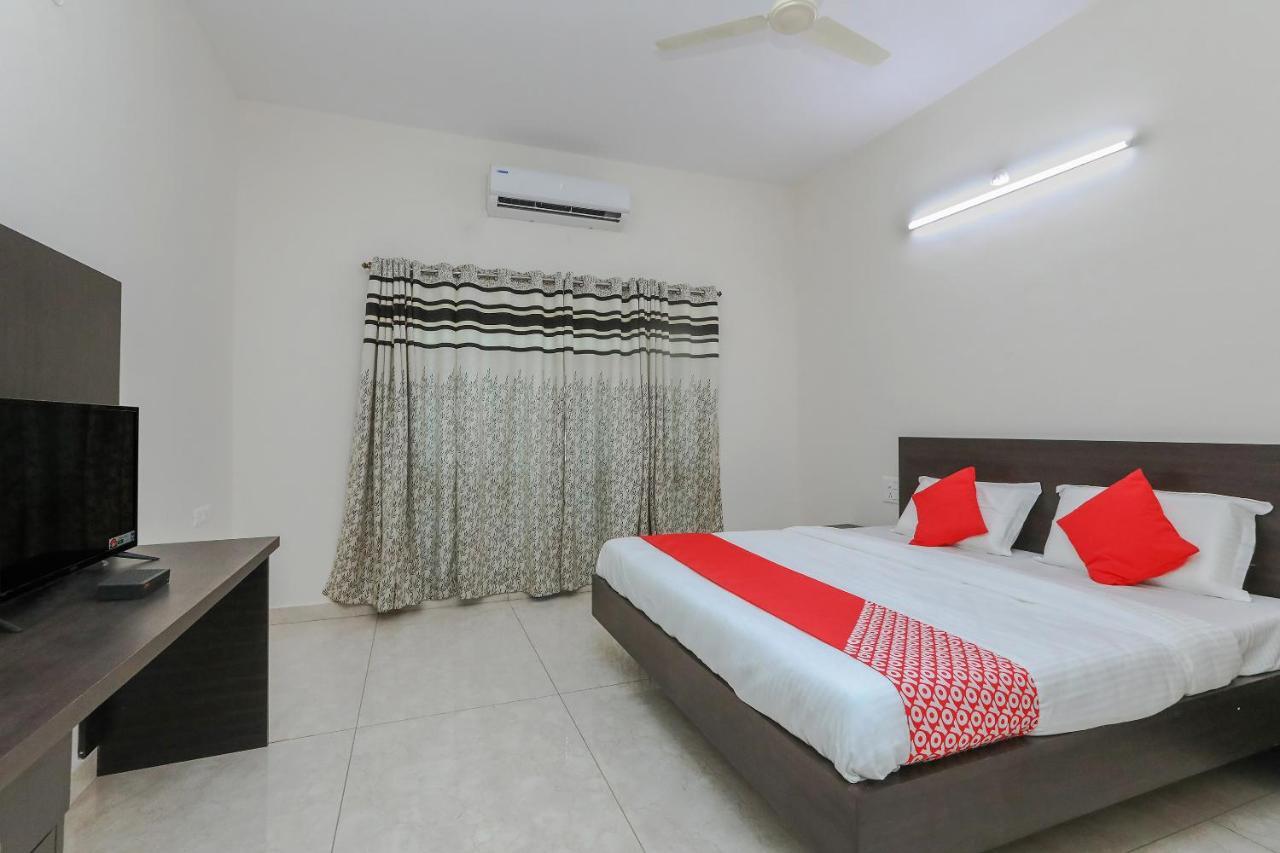 Oyo 22211 Shree Ankanatheshwara Residency Hotel Nanjangud Bagian luar foto